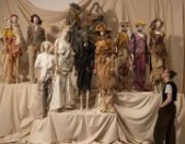 Dirty Looks Desire and Decay in Fashion Bild 1